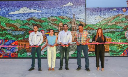 DAVID DE LA PEÑA INAUGURA MURAL Y PRESENTA ORQUESTA MUNICIPAL EN SANTIAGO