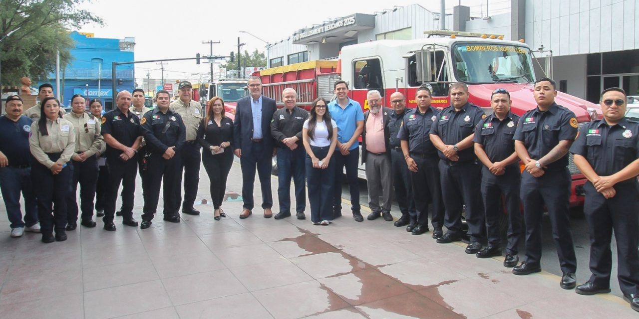 CÉSAR GARZA HONRA A BOMBEROS DE NUEVO LEÓN Y PROMETE MÁS APOYO A SU LABOR