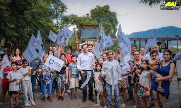 DAVID DE LA PEÑA PONE EN MARCHA PAVIMENTACIÓN CON CONCRETO HIDRÁULICO EN SANTIAGO