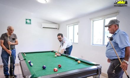 DAVID DE LA PEÑA COMPARTE ALEGRÍA Y CONVIVENCIA EN LA CASA DEL ADULTO MAYOR