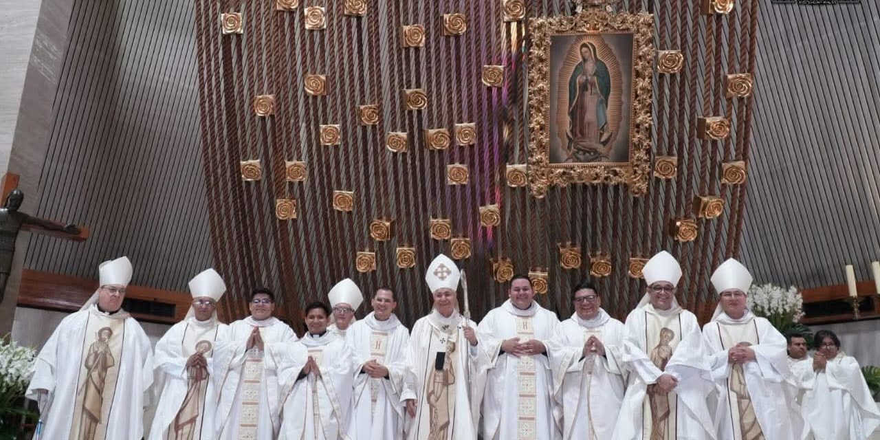 MONS. ROGELIO CABRERA ORDENA CINCO NUEVOS PRESBÍTEROS PARA LA IGLESIA DE MONTERREY