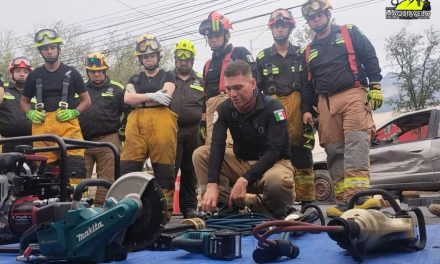 JAGUARES DE SANTA CATARINA RECIBEN TALLER DE RESCATE VEHICULAR