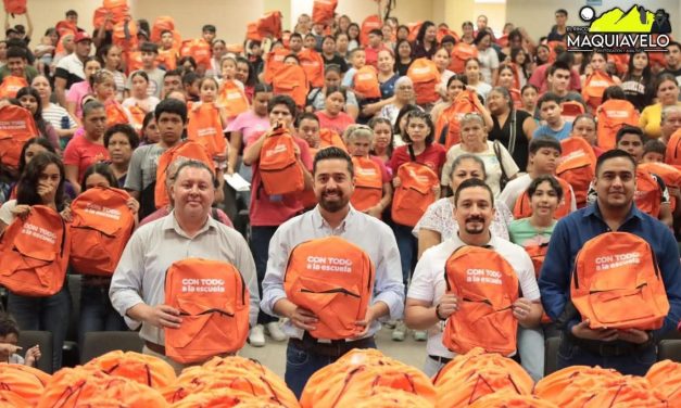 DAVID SÁNCHEZ ENTREGA MOCHILAS Y ÚTILES EN PROGRAMA “CON TODO A LA ESCUELA”