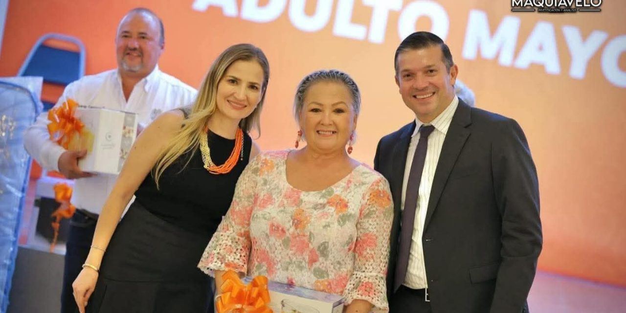 GERARDO DE LA MAZA Y MELISSA DÍAZ RECONOCEN A LOS ADULTOS MAYORES EN EL CARMEN