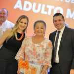GERARDO DE LA MAZA Y MELISSA DÍAZ RECONOCEN A LOS ADULTOS MAYORES EN EL CARMEN