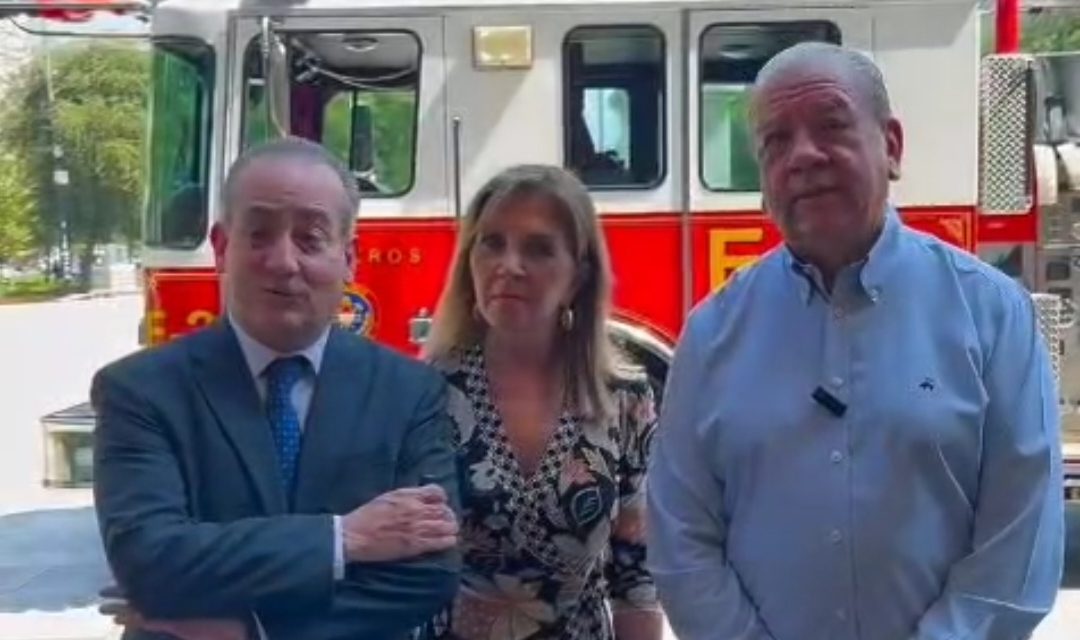 ANTONIO CHÁVEZ CELEBRA ENTREGA DE APOYO HISTÓRICO A BOMBEROS