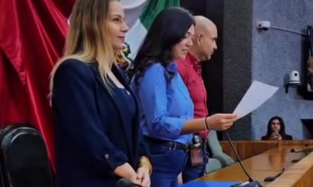 JOSÉ LUIS SANTOS RECIBE A JÓVENES DEL PARLAMENTO JUVENIL 2025 EN EL CONGRESO