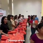 NELLY GARZA BENEFICIA A ALUMNOS CON ENTREGA DE KITS ESCOLARES EN SALINAS VICTORIA