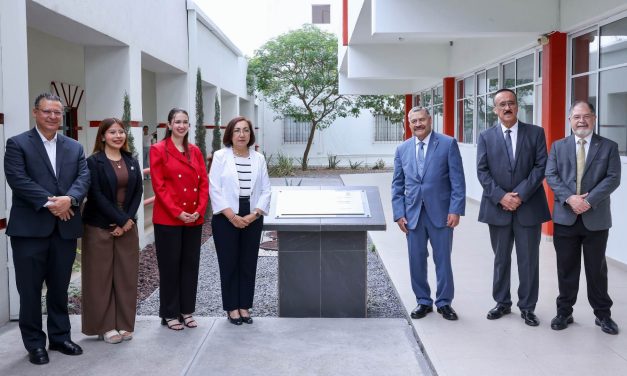 SANTOS GUZMÁN INAUGURA CENTRO DE INVESTIGACIÓN EN QUÍMICA E INGENIERÍA VERDE DE LA UANL