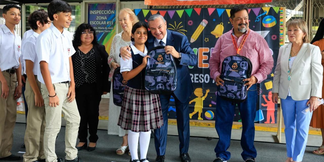 HÉCTOR GARCÍA ARRANCA CICLO ESCOLAR CON ENTREGA DE ÚTILES A ESTUDIANTES DE GUADALUPE