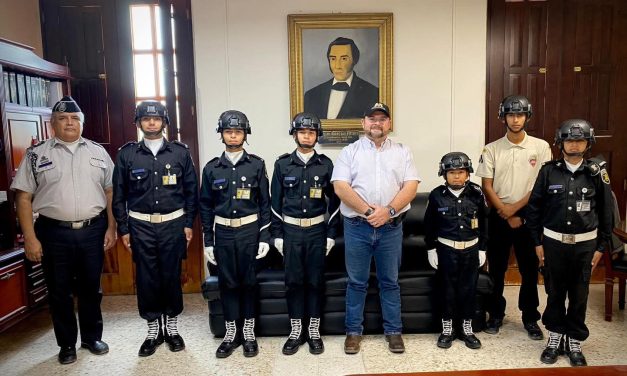 MIGUEL ÁNGEL SALAZAR RECONOCE A PENTATHLÓN DEPORTIVO MILITARIZADO DE MONTEMORELOS