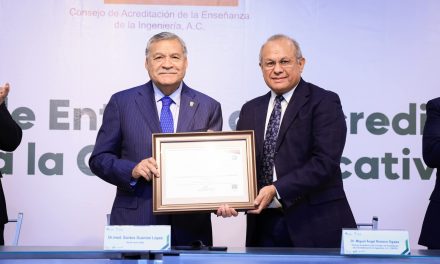 SANTOS GUZMÁN CELEBRA CERTIFICACIÓN DE INGENIERÍA MECATRÓNICA DE LA UANL