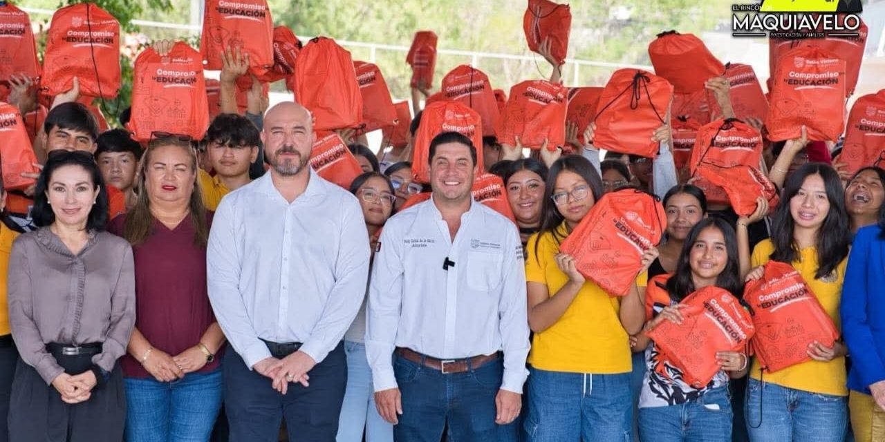 RAÚL CANTÚ RESPALDA A ESTUDIANTES DE SALINAS VICTORIA CON ENTREGA DE ÚTILES ESCOLARES