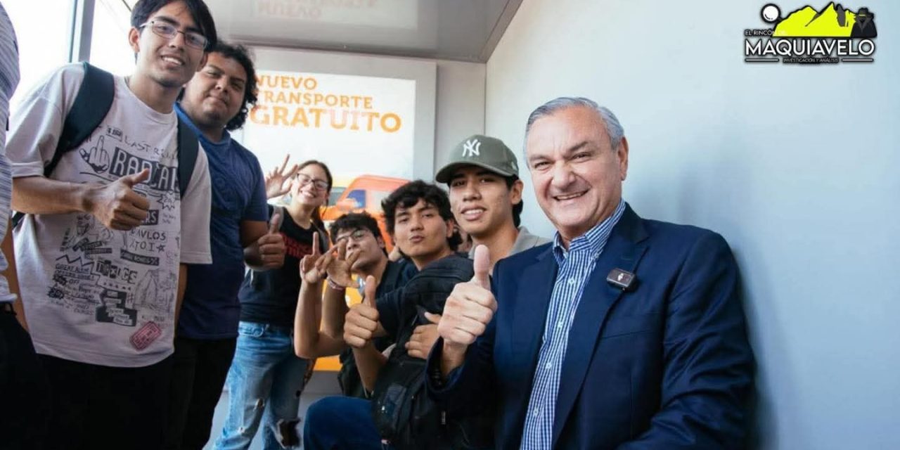HECTOR GARCÍA INAUGURA LA PRIMERA CABINA DE ESPERA DE TRANSPORTE PÚBLICO EN GUADALUPE