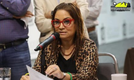 ARMIDA SERRATO PROMUEVE REFORMAS PARA RESTRINGIR VENTA DE PLÁSTICOS DE UN SOLO USO