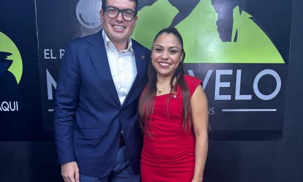 MAQUIAVELANDO CON….