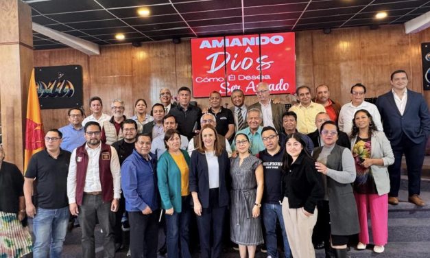 CLARA LUZ FLORES FORTALECE LABORES DE PACIFICACIÓN EN TLAXCALA JUNTO A LÍDERES RELIGIOSOS