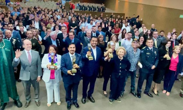 JESÚS NAVA RECIBE RECONOCIMIENTO INTERNACIONAL POR SU CONTRIBUCIÓN EN SEGURIDAD