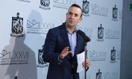 CARLOS DE LA FUENTE PROPONE PERMISO TURÍSTICO PARA VEHÍCULOS FORÁNEOS EN NUEVO LEÓN