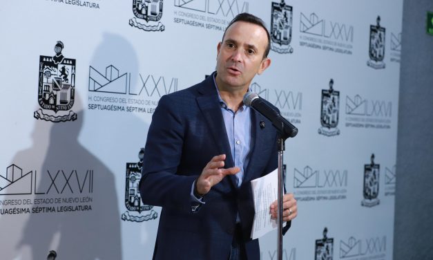 CARLOS DE LA FUENTE PROPONE PERMISO TURÍSTICO PARA VEHÍCULOS FORÁNEOS EN NUEVO LEÓN