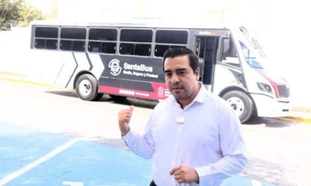 JESÚS NAVA TRANSFORMA LA MOVILIDAD ESTUDIANTIL CON EL “SANTABUS” EN SANTA CATARINA