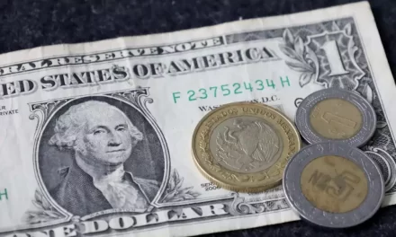 EL PESO MEXICANO AVANZA Y REGISTRA UNA CAÍDA DEL 0.39% EN EL DÓLAR
