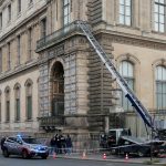 ROBO MILLONARIO EN EL LOUVRE: LADRONES HUYEN CON JOYAS HISTÓRICAS