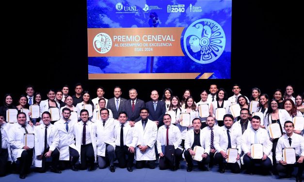 SANTOS GUZMÁN RECONOCE A EGRESADOS DESTACADOS CON EL PREMIO CENEVAL 2024