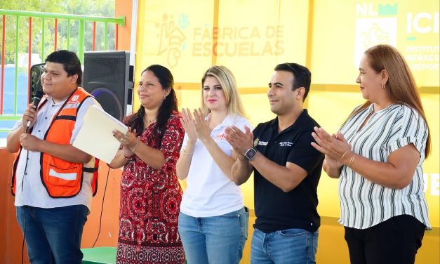 MELISA PEÑA Y EDGAR MOLINA COORDINAN ENTREGA DE MOBILIARIO ESCOLAR EN MINA
