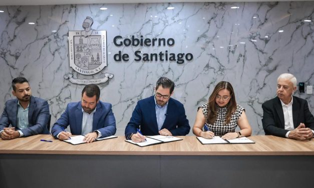 DAVID DE LA PEÑA REFUERZA TRANSPARENCIA EN SANTIAGO CON CONVENIO ANTICORRUPCIÓN