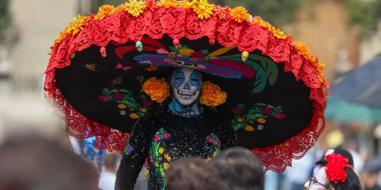 DESFILE DE CATRINAS ILUMINA MONTERREY CON ARTE, TRADICIÓN Y ACCESO GRATUITO