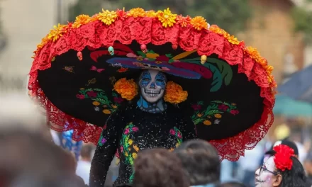 DESFILE DE CATRINAS ILUMINA MONTERREY CON ARTE, TRADICIÓN Y ACCESO GRATUITO