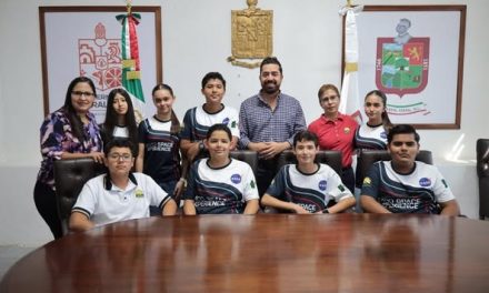 DAVID SÁNCHEZ APLAUDE EL SUEÑO DE ESTUDIANTES QUE EMPRENDERÁN VIAJE A LA NASA