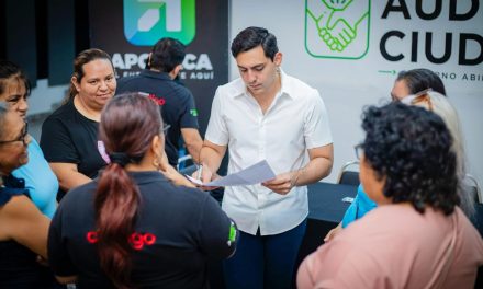 CÉSAR GARZA ESCUCHA DE CERCA A LOS APODACENSES EN AUDIENCIA CIUDADANA