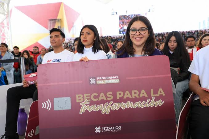 MÁS DE 6,500 JÓVENES RECIBEN BECAS DE LA TRANSFORMACIÓN PARA CONTINUAR SUS ESTUDIOS