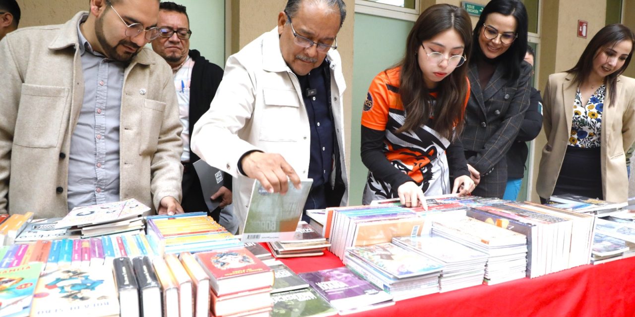 ANDRÉS MIJES IMPULSA LA LECTURA COMO MOTOR DE TRANSFORMACIÓN EN ESCOBEDO