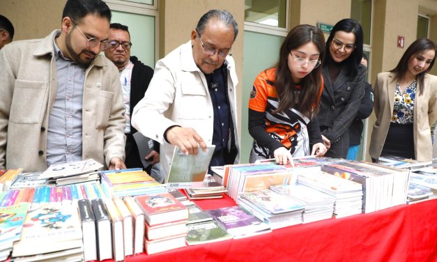 ANDRÉS MIJES IMPULSA LA LECTURA COMO MOTOR DE TRANSFORMACIÓN EN ESCOBEDO