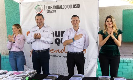 GERARDO DE LA MAZA ACERCA “OJOS QUE VEN, MENTES QUE APRENDEN” A NIÑAS Y NIÑOS DE EL CARMEN