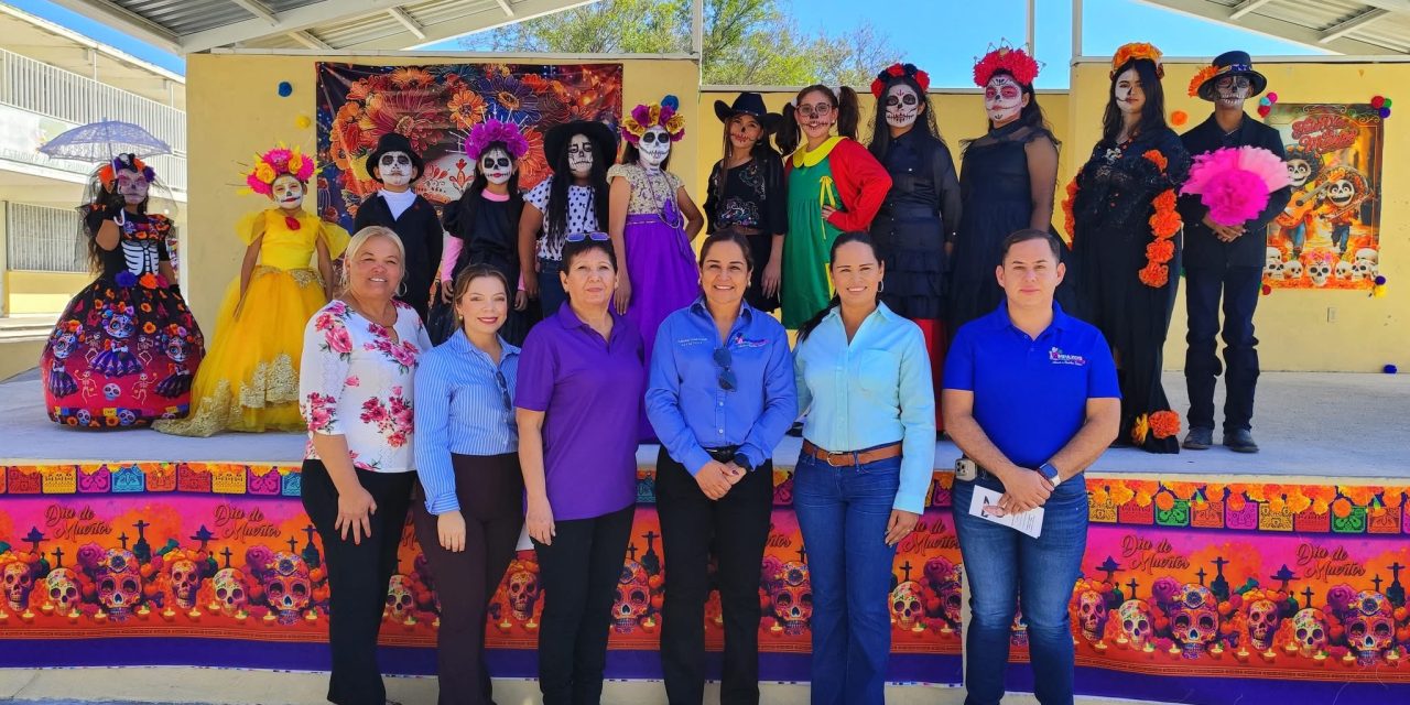 ADRIANA MARTÍNEZ CLAUSURA TEMPORADA DE FIELES DIFUNTOS CON HOMENAJE A “CHESPIRITO”