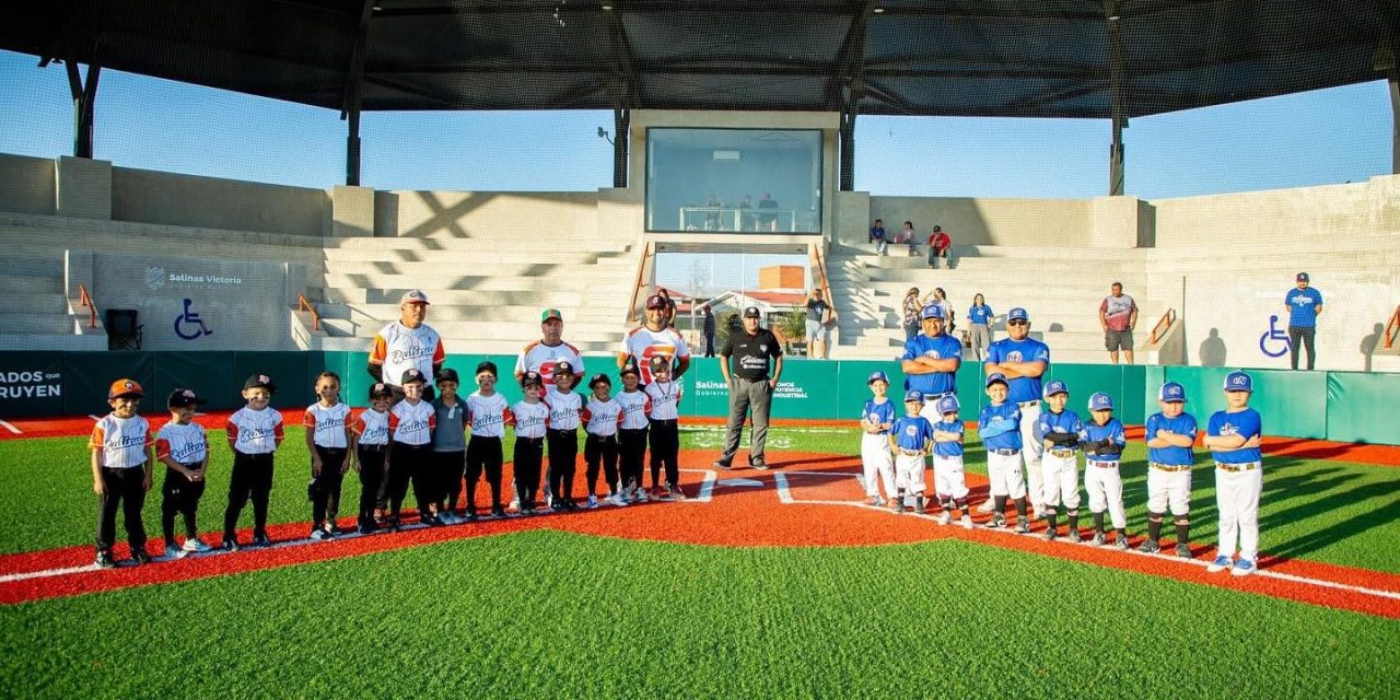 RAÚL CANTÚ CELEBRA EL PASE DE SALINAS VICTORIA A SEMIFINALES DEL TORNEO DE LA REVOLUCIÓN MEXICANA