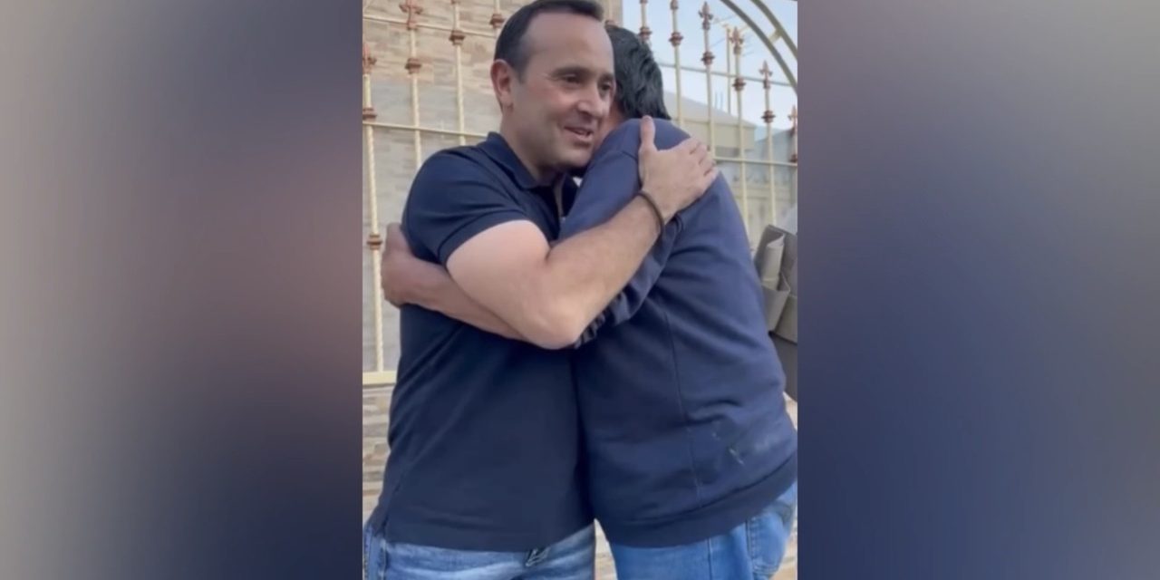 CARLOS DE LA FUENTE RECORRE COLONIAS Y ESCUCHA A LOS CIUDADANOS