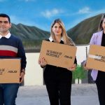 MELISA PEÑA ENTREGA COMPUTADORAS A ESTUDIANTES DE SECUNDARIA EN ABASOLO