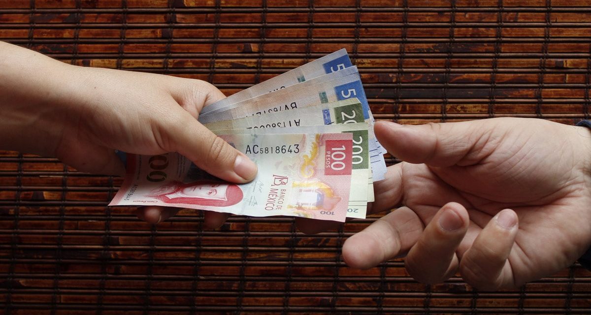 CLAUDIA SHEINBAUM ANUNCIA AUMENTO AL SALARIO MÍNIMO Y JORNADA LABORAL DE 40 HORAS EN 2026