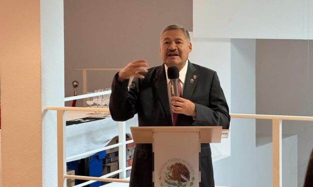 SANTOS GUZMÁN LÓPEZ CELEBRA REUNIÓN CON PROFESIONISTAS UANL EN ESPAÑA