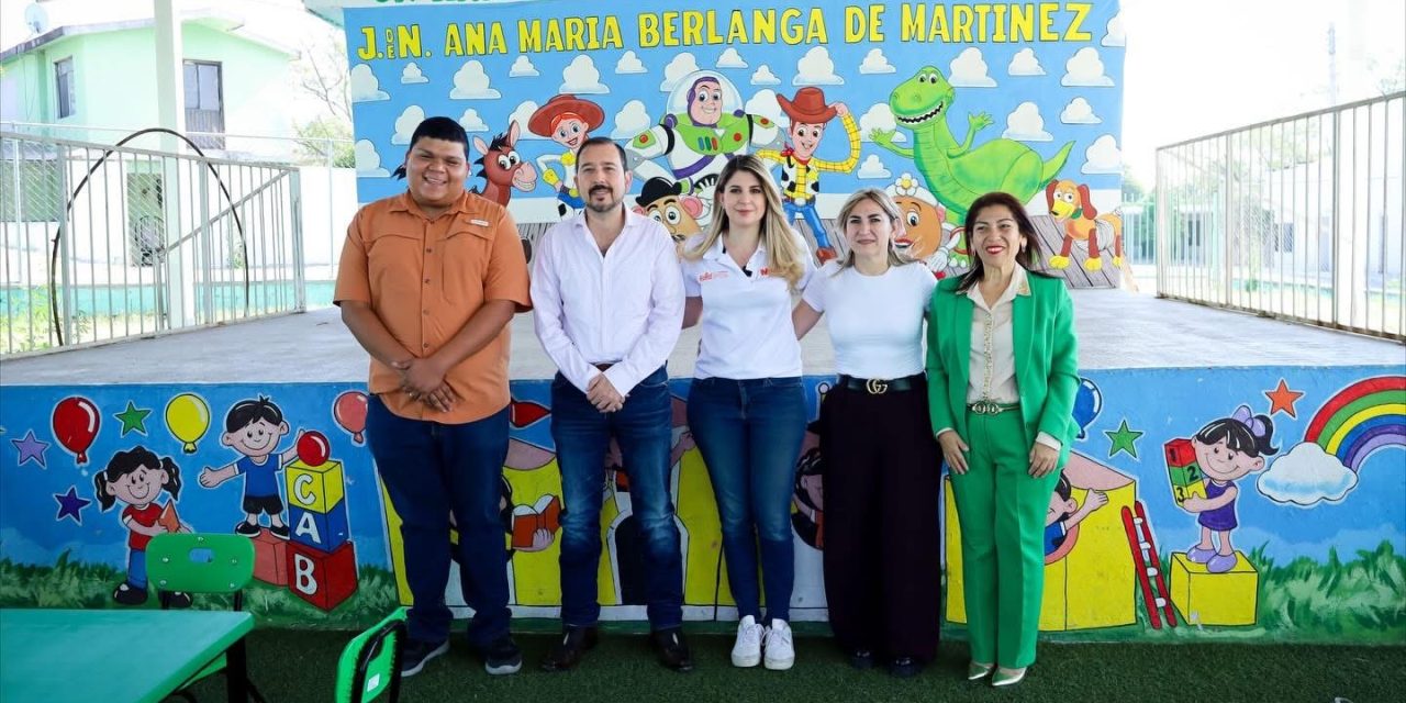 MELISA PEÑA Y REYNALDO CANTÚ LLEVAN NUEVO MOBILIARIO A AULAS DE ABASOLO