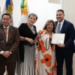 DRA. IRMA EVANGELINA OLIVA GARZA DESTACA SU VISIÓN EN CULTURA FISCAL Y RECIBE RECONOCIMIENTO EN LA FACDYC
