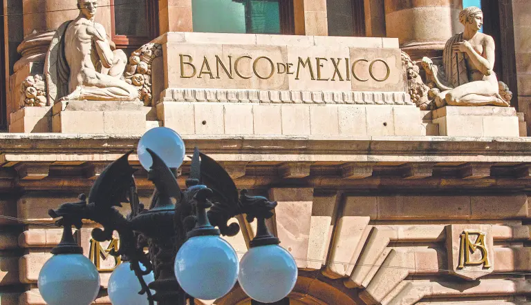BANXICO ADVIERTE ESCENARIO COMPLEJO Y FIJA EN 0.3% EL CRECIMIENTO ECONÓMICO PARA 2025