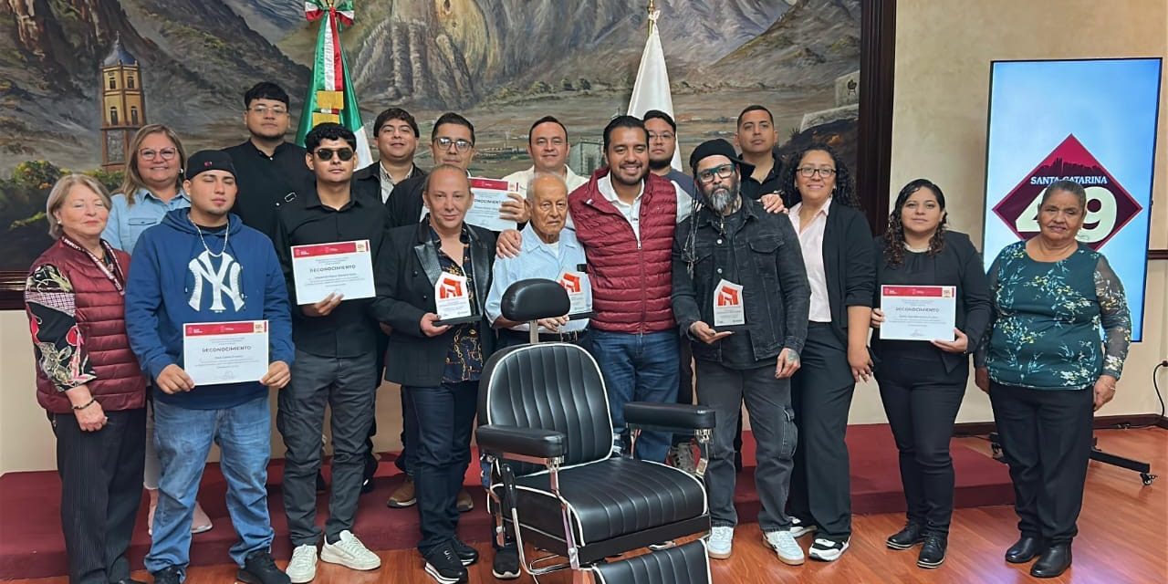 JESÚS NAVA RECONOCE A BARBEROS COMO EMBAJADORES DE SANTA CATARINA