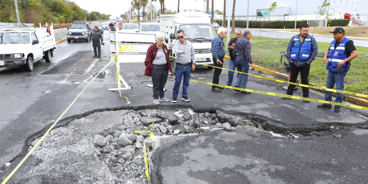 ESCOBEDO AVANZA EN REPARACIÓN DE COLAPSO QUE AFECTA DOS CARRILES EN MANUEL L. BARRAGÁN