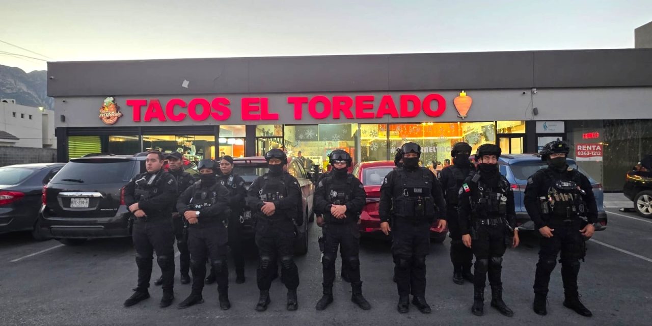 POLICÍAS DE SANTA CATARINA SON RECONOCIDOS CON TAQUIZA POR TACOS EL TOREADO